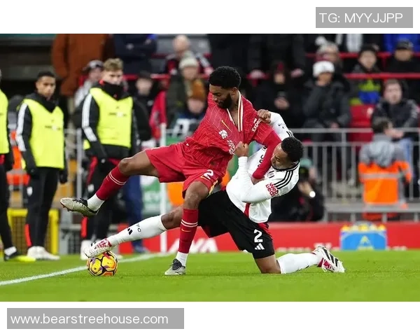 友谊赛平局引发红牌争议拜仁与利物浦的火花碰撞全场沸腾