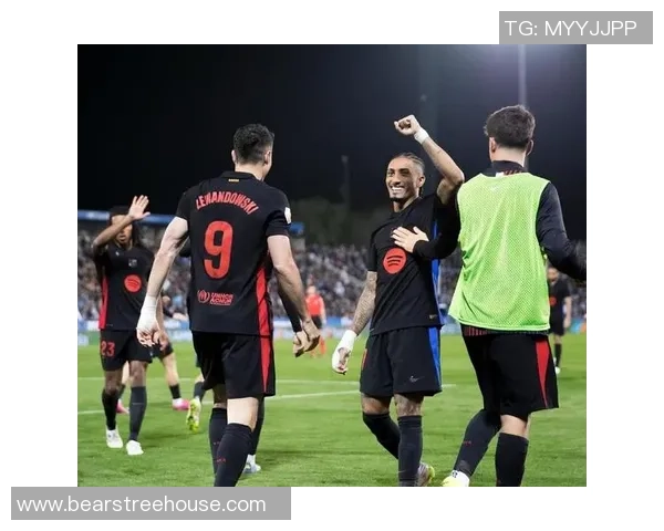 英超精彩对决巴萨逆转阿森纳五球狂潮引爆全场激情