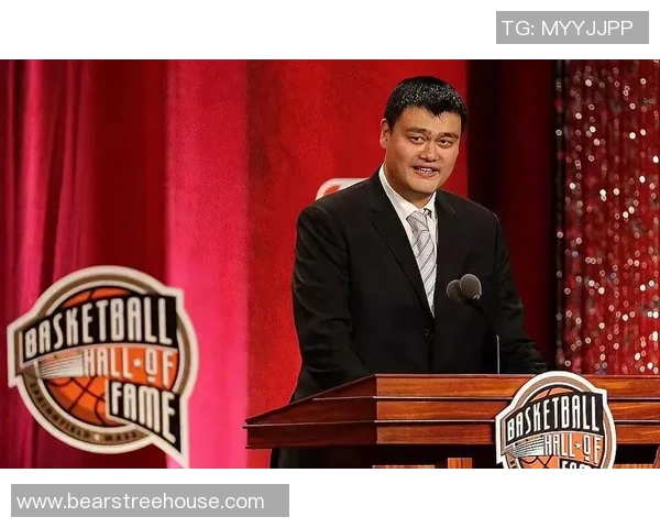 姚明红色外套引发时尚潮流热议成篮球界新风尚的象征