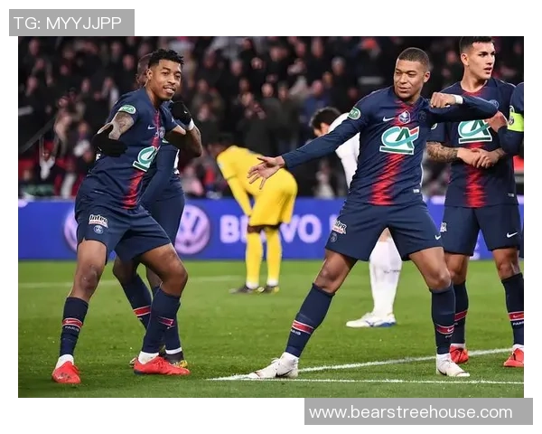 欧冠激战巴黎圣日耳曼逆转曼联绝杀瞬间点燃全场热情