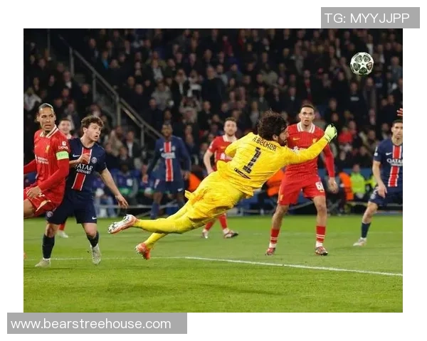 欧冠激战巴黎圣日耳曼狂胜利物浦四球引爆全场精彩瞬间回顾