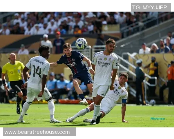 世界杯惊天冷门皇马狂胜那不勒斯五球红牌事件引发全场热议